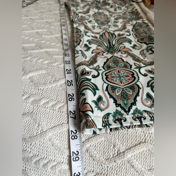 Chico’s So Slimming Girlfriend Leg Ankle Jeans Women’s Size 12 (Large) - Picture 9 of 16